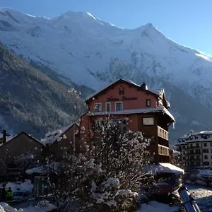 hotel-vallee-blanche.hotels-rhonealpes.com/